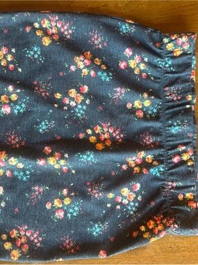 Noire Floral Mini Skirt Size Medium